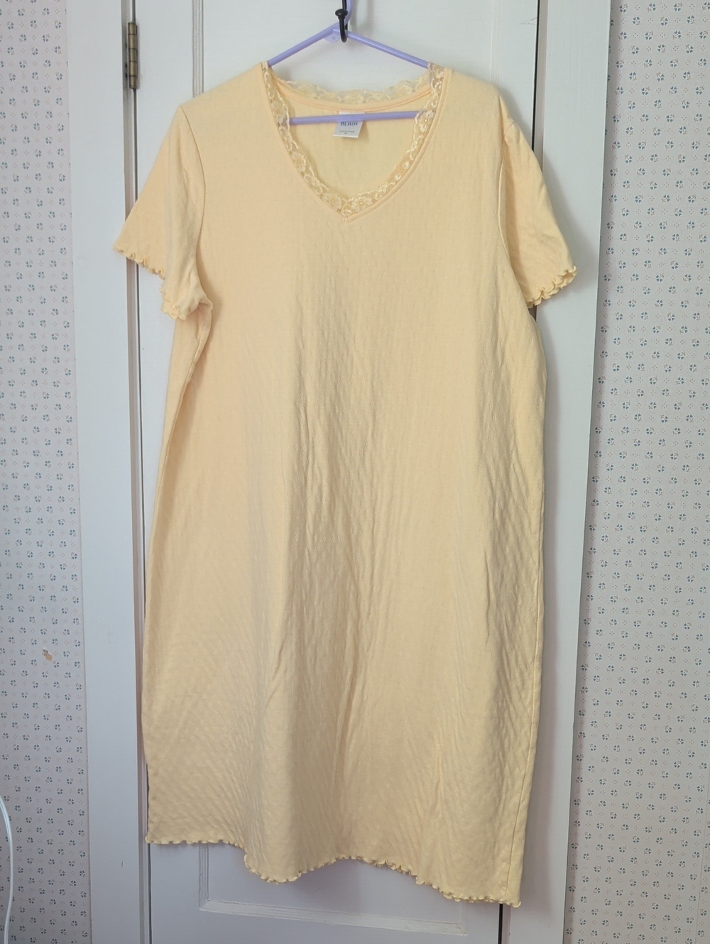Vintage Blair Nightgown XL Yellow V-Neck Lace-Trim Wavy Hem Cotton Blend Cozy